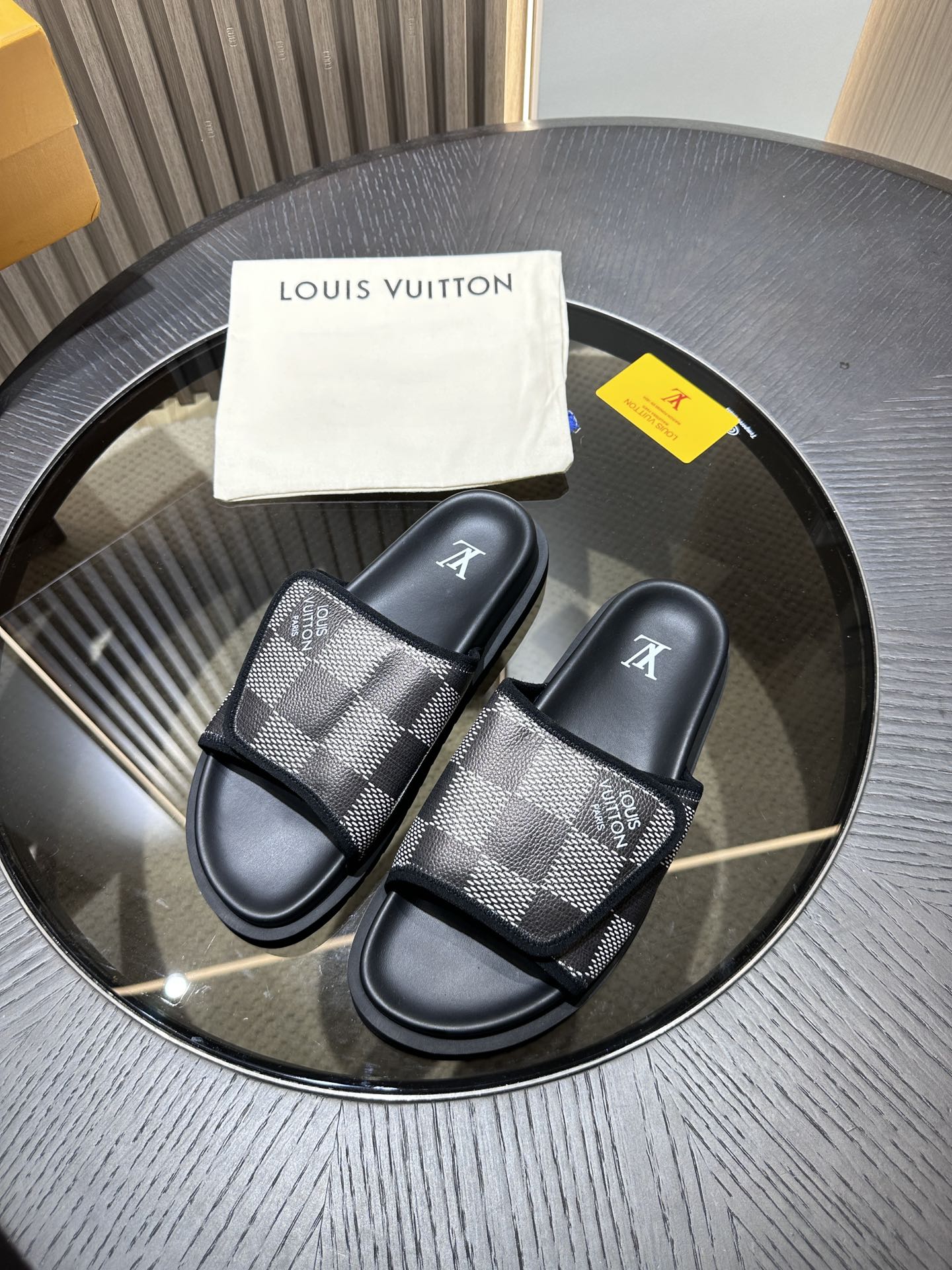 LOUI VUITTO SLIDE